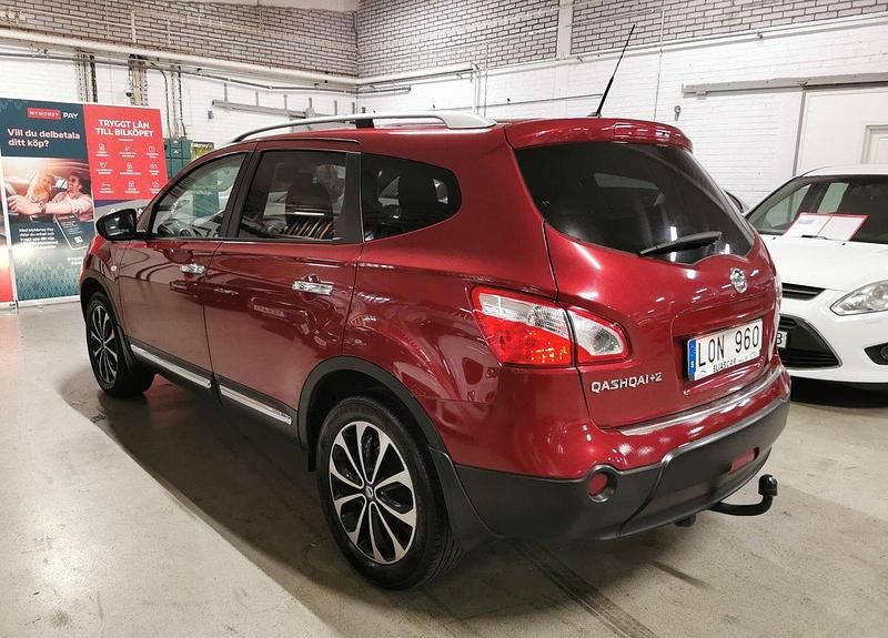 Begagnad Nissan Qashqai +2 142 HK (104 kW) 2011 Röd SUV