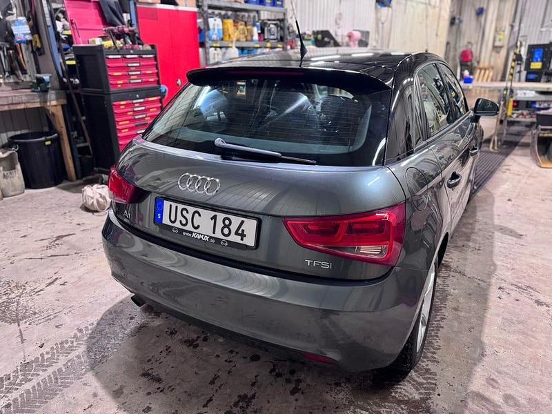 Begagnad Audi A1 Sportback 86 HK (63 kW) 2014 Metallic Halvkombi