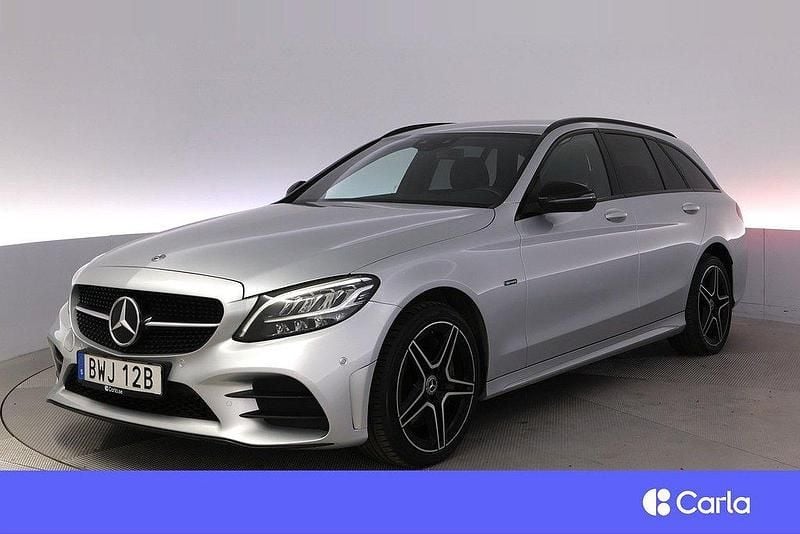 Svart Begagnad 2021 Mercedes C300e AMG Kombi | 293 900 kr (Superpris) - Bild 1/4