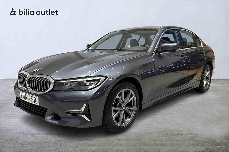 Grå Begagnad 2020 BMW 320 Sedan | 334 900 kr (Marknadspris) - Bild 1/1