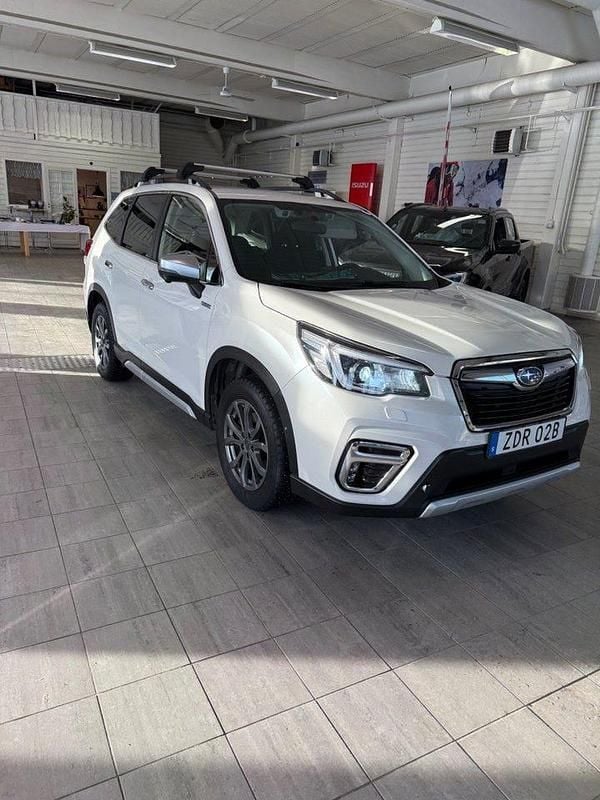 Begagnad Subaru Forester Active 150 HK (110 kW) 2019 Vit SUV