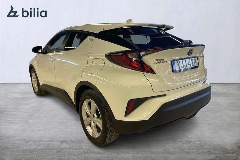 Begagnad Toyota C-HR Active 124 HK (91 kW) 2022 Vit SUV