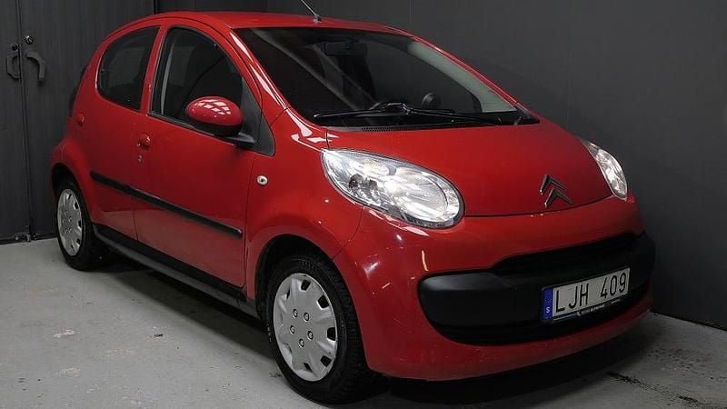 Begagnad Citroën C1 68 HK (50 kW) 2008 Röd Halvkombi
