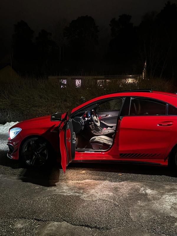 Begagnad Mercedes CLA45 AMG AMG 360 HK (264 kW) 2015 Jupiter red