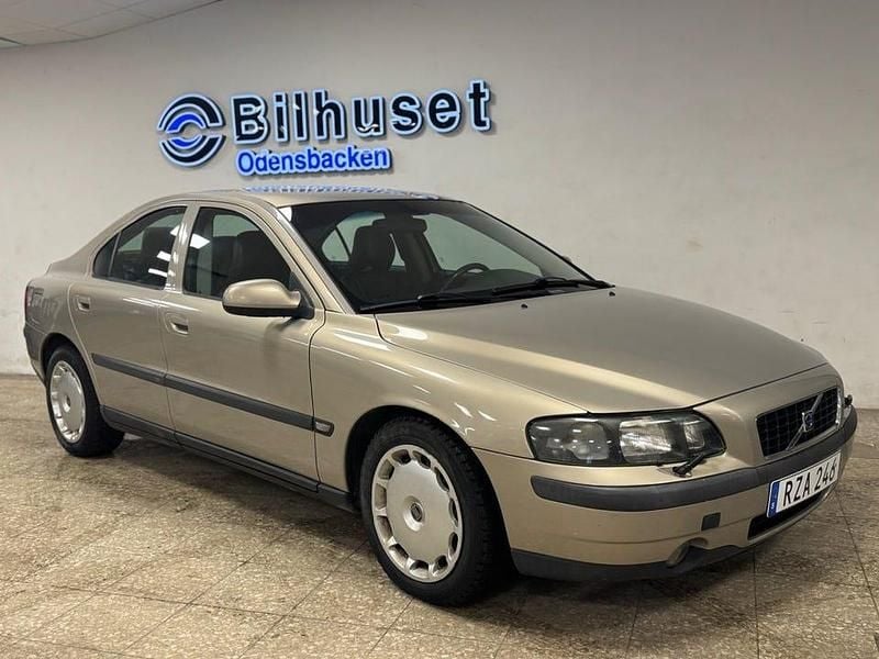 Brun Begagnad 2001 Volvo S60 Sedan | 29 900 kr (Marknadspris) - Bild 1/4