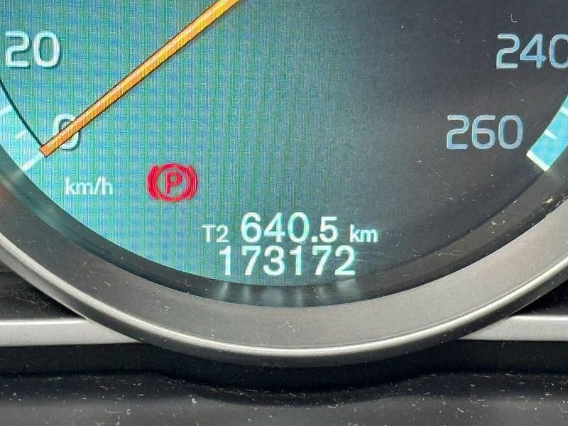 Begagnad Volvo V40 CC Momentum 150 HK (110 kW) 2013 Vit Kombi