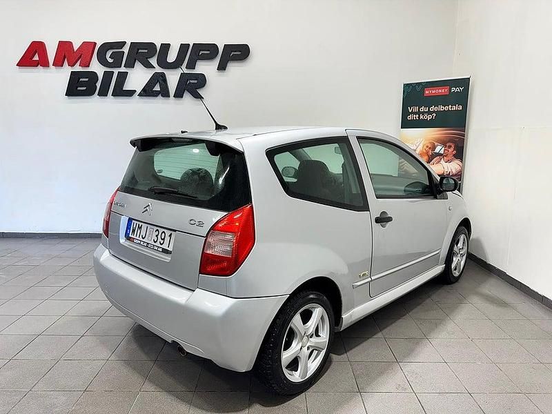 Begagnad Citroën C2 73 HK (53 kW) 2005 Silver Halvkombi