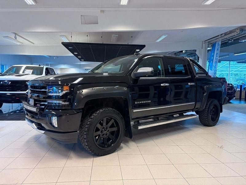 Svart Begagnad 2018 Chevrolet Silverado Van | 623 750 kr (Marknadspris) - Bild 1/4