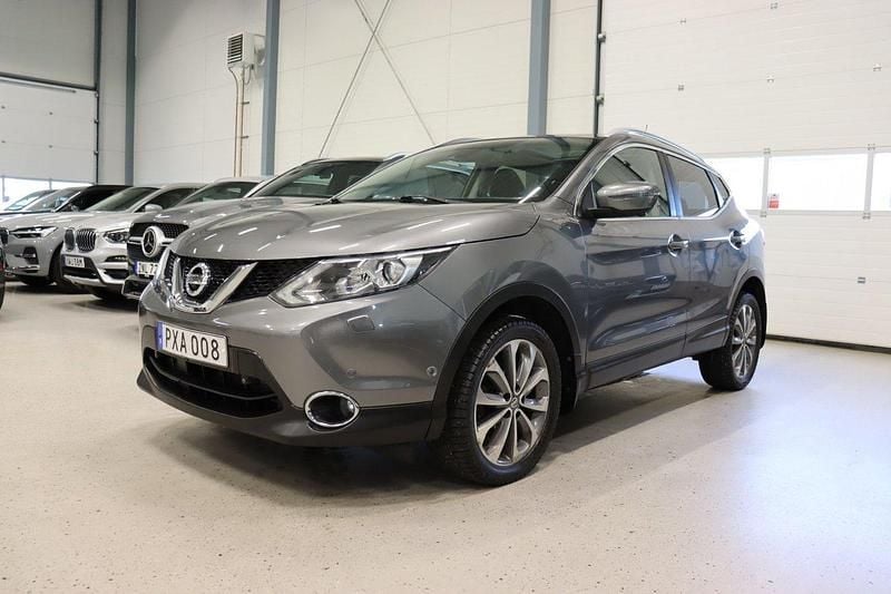 Grå Begagnad 2015 Nissan Qashqai 360º SUV | 89 800 kr (Bra pris) - Bild 1/4