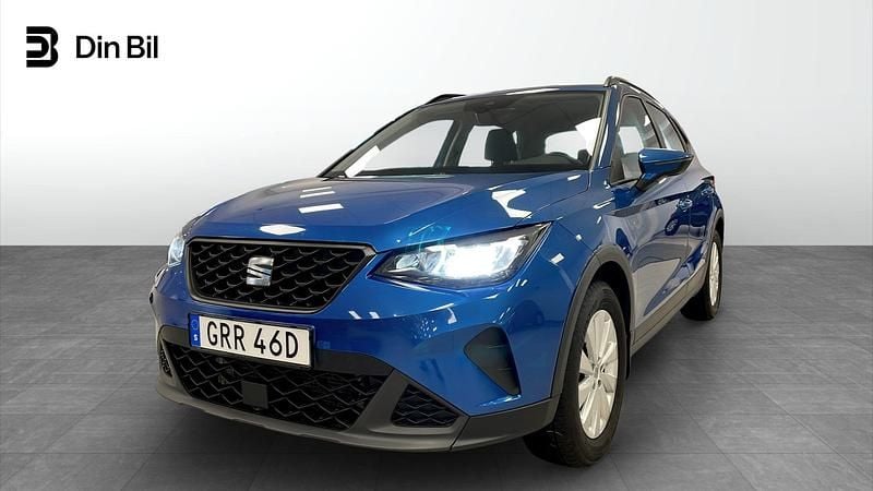 Ljusblå Begagnad 2024 Seat Arona Style SUV | 184 900 kr (Marknadspris) - Bild 1/4