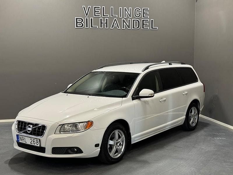 Vit Begagnad 2009 Volvo V70 Momentum Kombi | 59 900 kr (Bra pris) - Bild 1/4