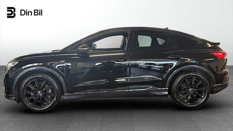 Begagnad Audi Q4 e-tron Premium 2023 Svart SUV