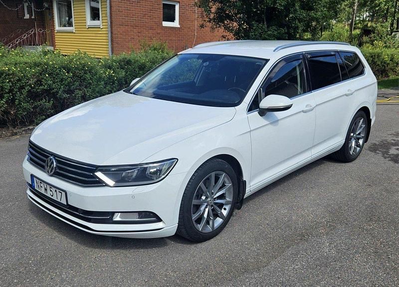 Vit Begagnad 2016 VW Passat Kombi | 135 000 kr (Bra pris) - Bild 1/4