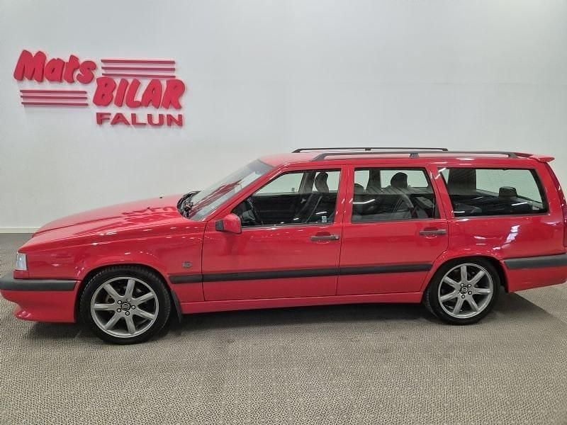 Röd Begagnad 1997 Volvo 850 Kombi | 600 000 kr - Bild 1/4
