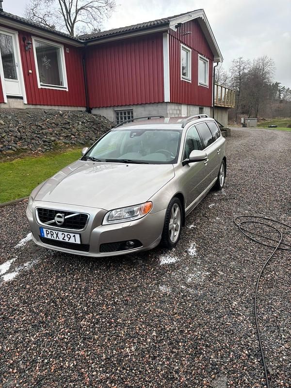 Begagnad 2013 Volvo V70 Kombi | 74 900 kr (Bra pris) - Bild 1/4