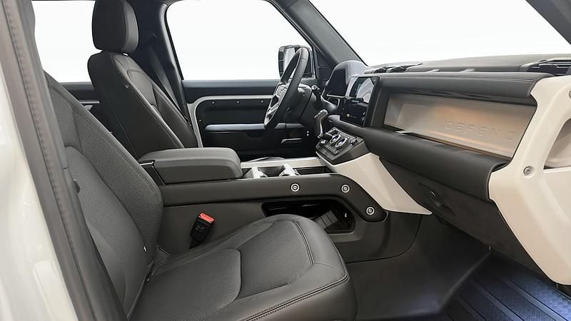 Ny Land Rover Defender SE Dynamic 224 HK (164 kW) 2025 Vit (white) SUV