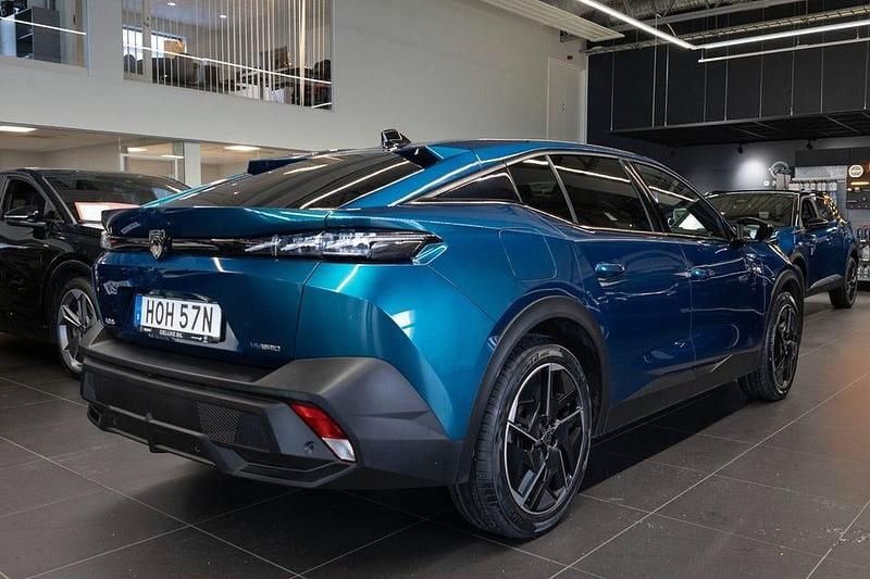 Begagnad Peugeot 408 GT GT 224 HK (164 kW) 2023 Blå Halvkombi