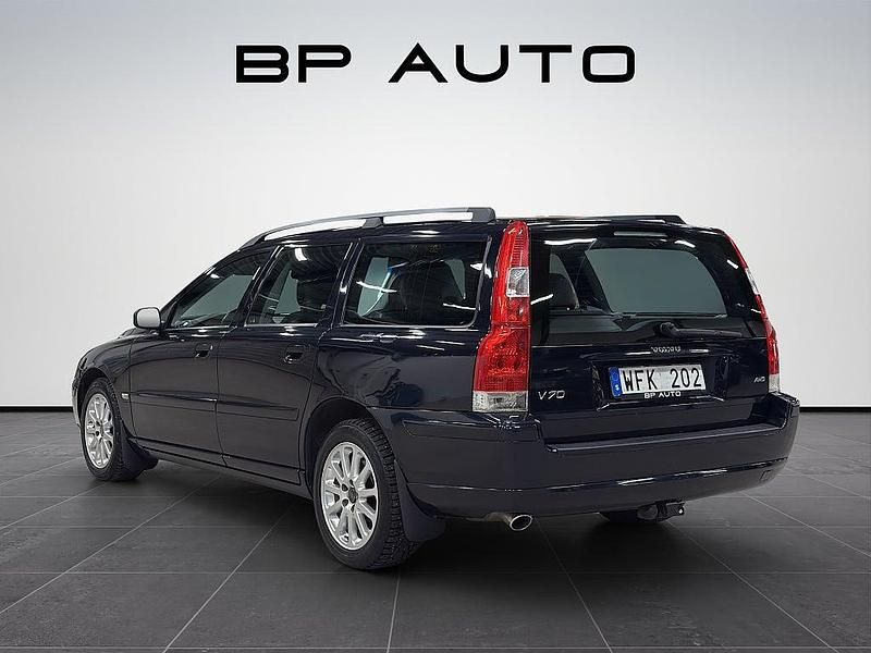 Begagnad Volvo V70 Momentum 209 HK (153 kW) 2004 Blå Kombi