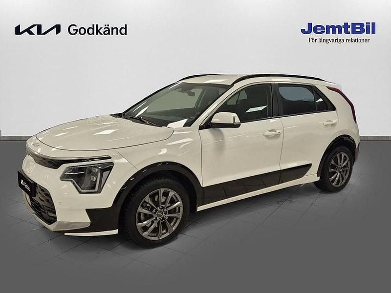 Vit Begagnad 2022 Kia e-Niro SUV | 299 000 kr (Lite dyr) - Bild 1/4