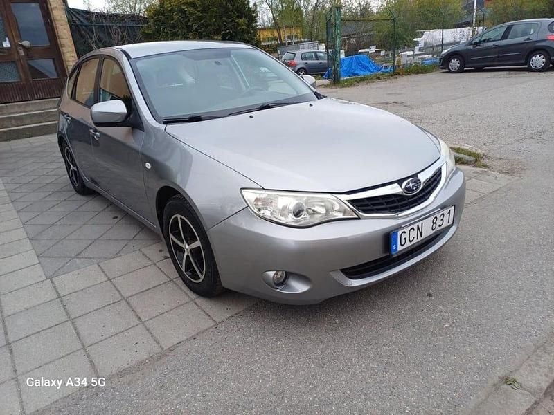 Begagnad Subaru Impreza 108 HK (79 kW) 2008 Silver Halvkombi