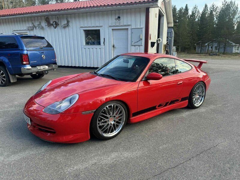 Röd Begagnad 2000 Porsche 911 GT3 Sportkupé | 990 000 kr - Bild 1/4