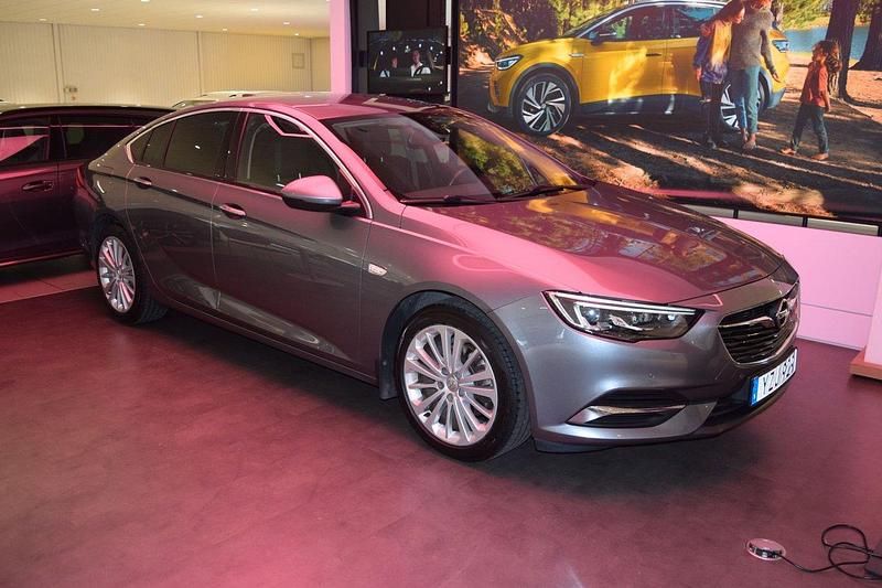 Grå Begagnad 2017 Opel Insignia Business Halvkombi | 168 900 kr (Lite dyr) - Bild 1/4