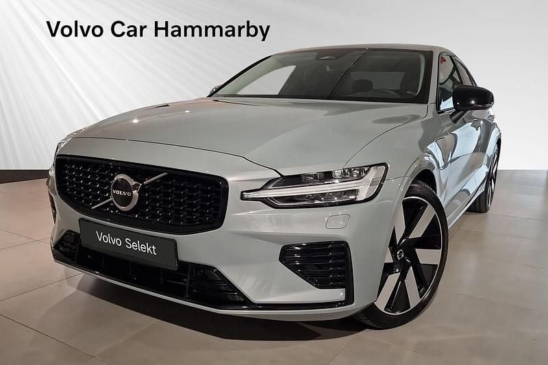 Grå Begagnad 2024 Volvo S60 Sedan | 479 000 kr (Dyr) - Bild 1/3