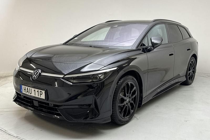 Svart Begagnad 2025 VW ID.7 Pro Kombi | 589 000 kr (Dyr) - Bild 1/4