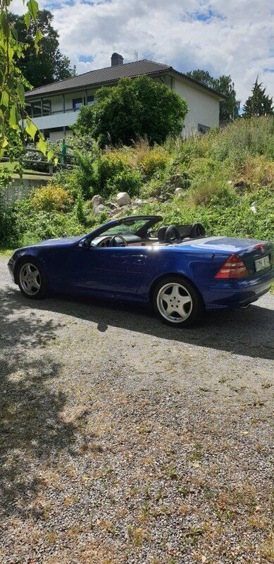 Blå Begagnad 2001 Mercedes SLK200 Cab | 55 000 kr (Bra pris) - Bild 1/4