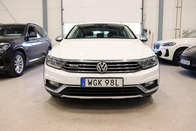Begagnad VW Passat Alltrack 190 HK (139 kW) 2019 Vit Kombi
