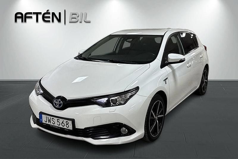 Begagnad Toyota Auris Hybrid Edition 136 HK (100 kW) 2018 Vit Halvkombi