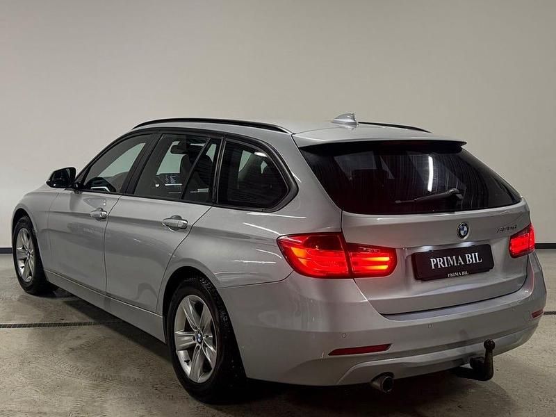 Begagnad BMW 320 184 HK (135 kW) 2013 Silver Kombi