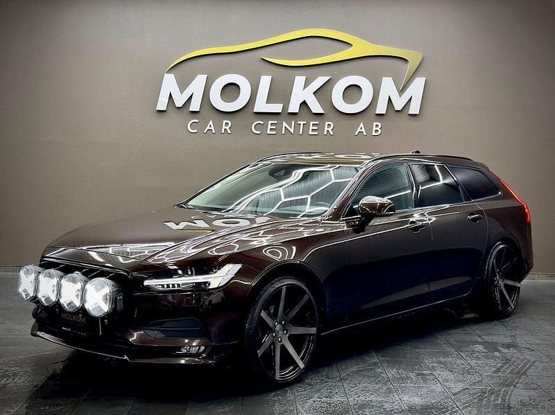 Mörkbrun (brun) Begagnad 2018 Volvo V90 Kombi | 239 800 kr (Lite dyr) - Bild 1/4