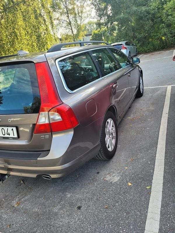 Begagnad 2011 Volvo V70 Kombi | 95 000 kr (Bra pris) - Bild 1/4