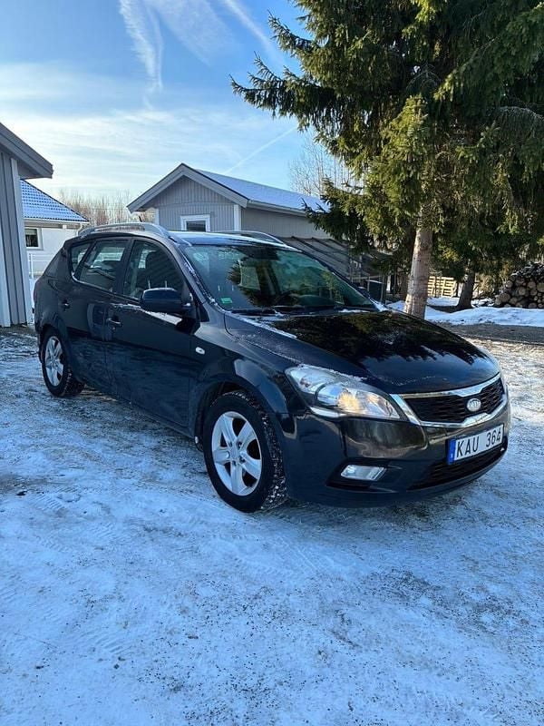 Begagnad Kia Ceed Sportswagon 115 HK (84 kW) 2010 Kombi
