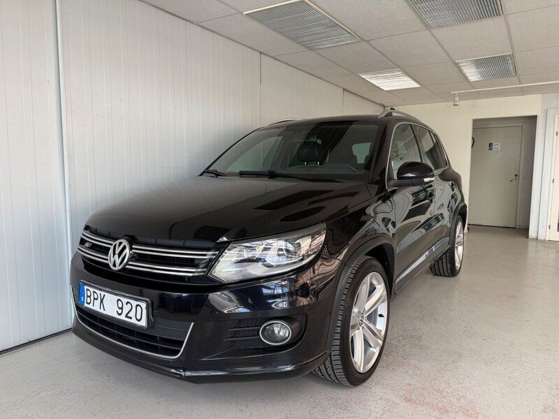 Svart Begagnad 2012 VW Tiguan R-line SUV | 119 900 kr (Marknadspris) - Bild 1/4