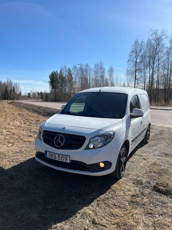 Vit Begagnad 2017 Mercedes Citan 109 | 81 900 kr (Marknadspris) - Bild 1/4