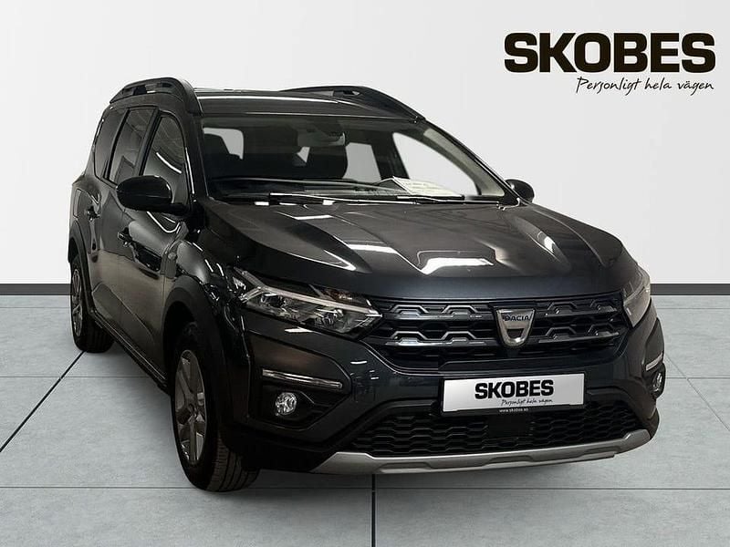 Begagnad Dacia Jogger Comfort 112 HK (82 kW) 2023 Grå Minibuss