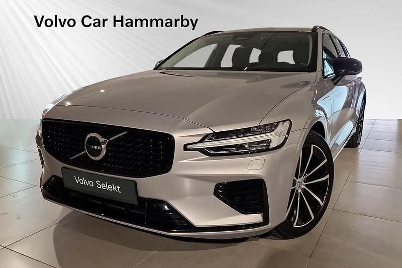 Silver Begagnad 2024 Volvo V60 Plus Kombi | 499 000 kr (Lite dyr) - Bild 1/3