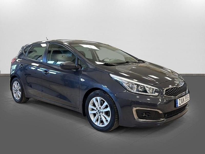 Begagnad Kia Ceed 101 HK (74 kW) 2017 Grå Halvkombi