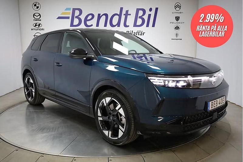 Begagnad Opel Grandland X Ultimate 156 kW (213 HK) 2024 Grön SUV
