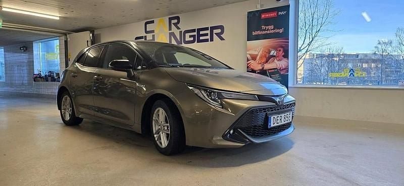 Begagnad Toyota Corolla Hybrid Style 122 HK (89 kW) 2019 Grön Halvkombi