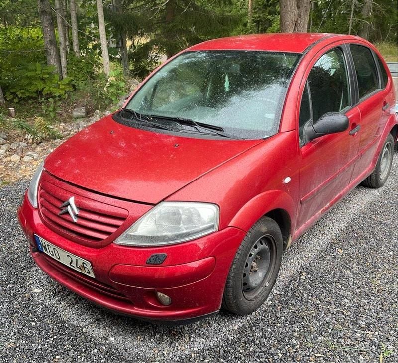 Röd Begagnad 2005 Citroën C3 Halvkombi | 8 000 kr (Superpris) - Bild 1/3