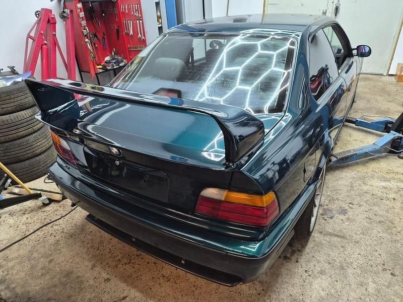 Begagnad BMW 328 M Sport 193 HK (141 kW) 1997 Bostongrön