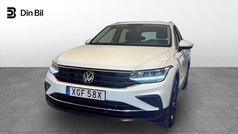 Vit (pure white) Begagnad 2023 VW Tiguan SUV | 359 900 kr (Lite dyr) - Bild 1/4