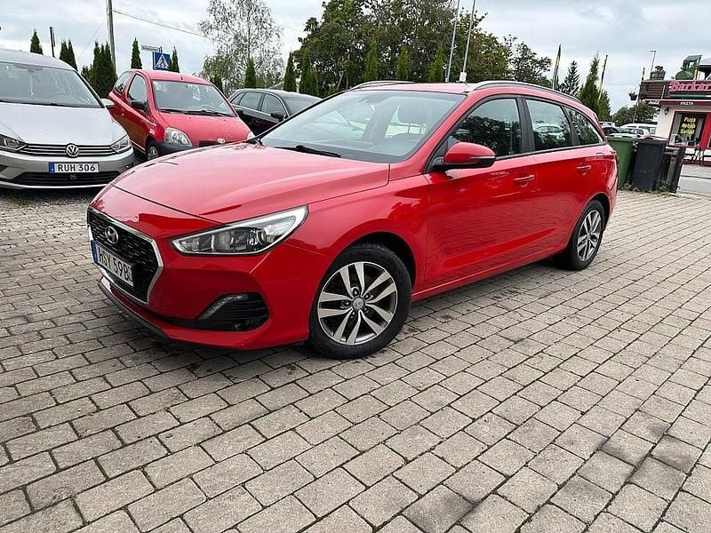 Begagnad Hyundai i30 Trend 120 HK (88 kW) 2019 Röd Kombi