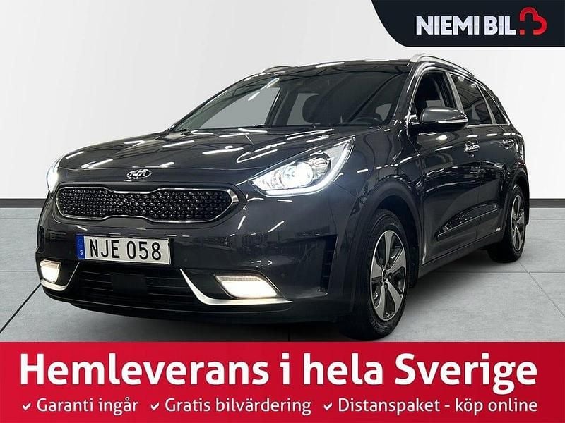 Grå Begagnad 2017 Kia Niro Advance SUV | 149 600 kr (Marknadspris) - Bild 1/3