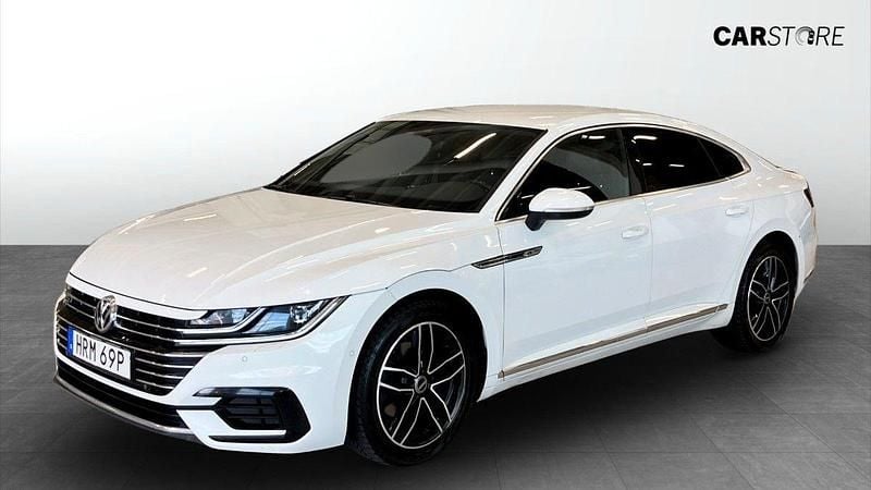 Vit Begagnad 2019 VW Arteon Halvkombi | 209 900 kr (Marknadspris) - Bild 1/4