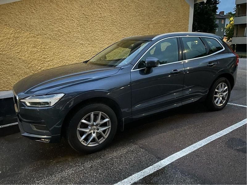 Blå Begagnad 2019 Volvo XC60 Momentum SUV | 229 900 kr (Marknadspris) - Bild 1/4