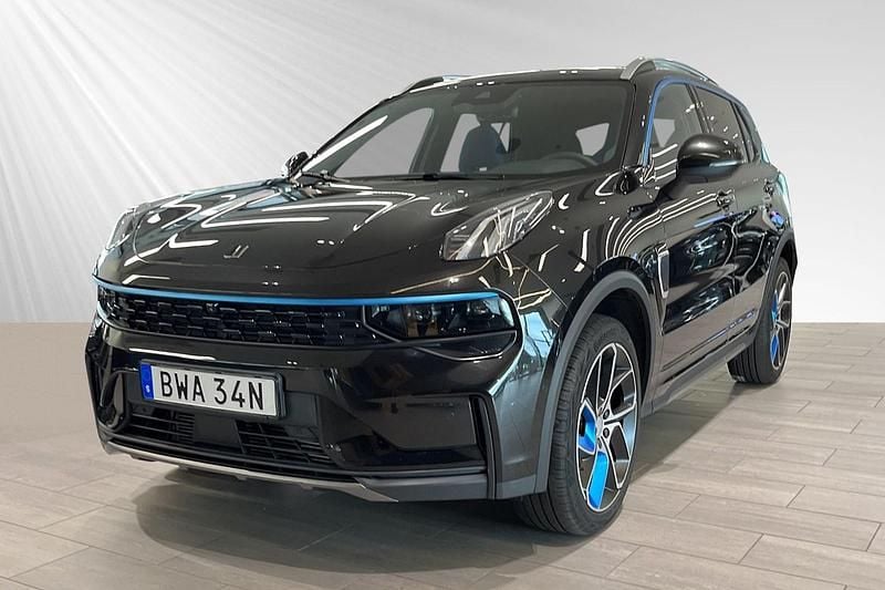 Svart Begagnad 2023 Lynk & Co 01 SUV | 299 900 kr (Marknadspris) - Bild 1/4